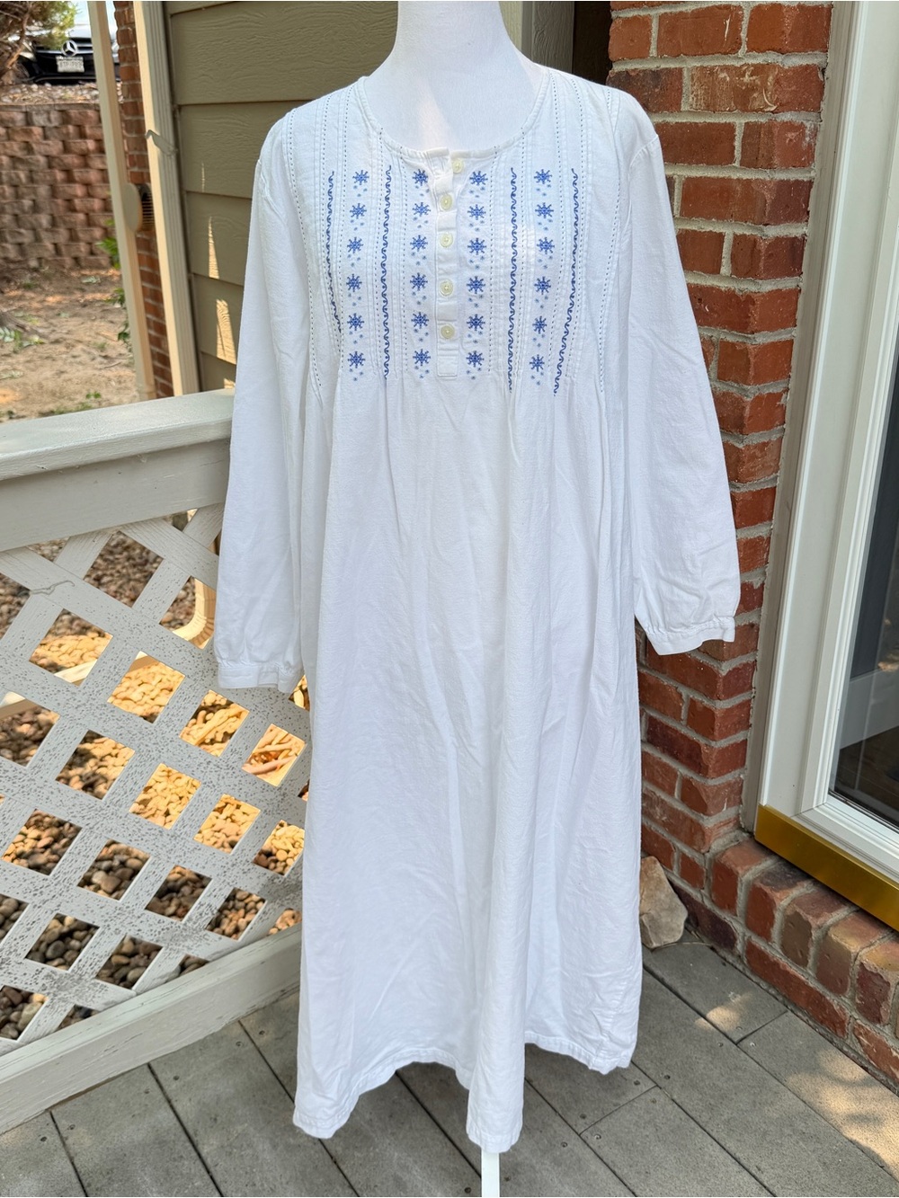 Vintage LL Bean Women XL Long Cotton Nightgown Victorian Edwardian Embroidered